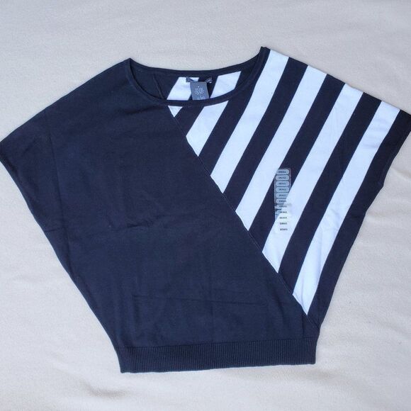 Chelsea & Theodore black/white batwing sweater - Picture 3 of 8